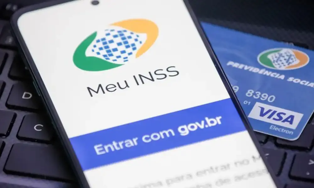 INSS alerta beneficiários sobre prova de vida pelo WhatsApp