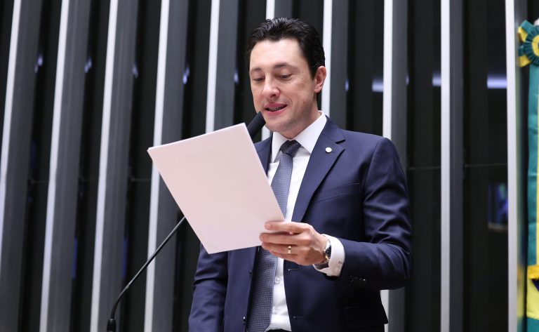 Câmara aprova minirreforma que limita multas e amplia prazo para partidos