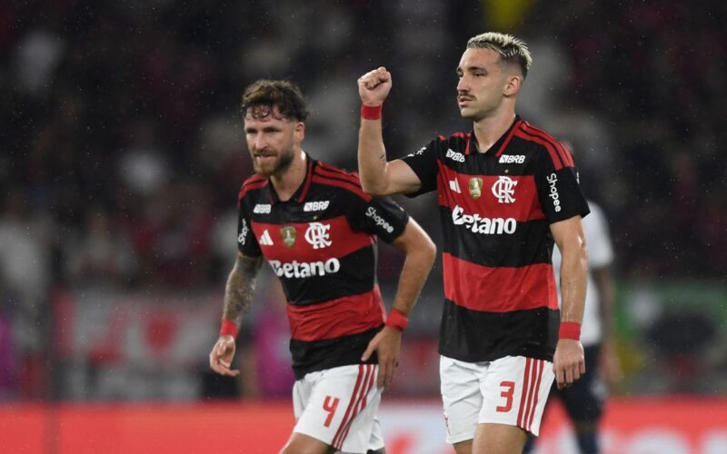 Flamengo empata com Athletico e segue quatro pontos atrás do Palmeiras
