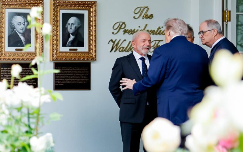Lula e Trump se reúnem na Casa Branca por três horas