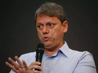 Tarcísio diz que São Paulo avançou sem apoio federal