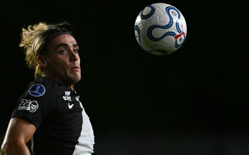 Vasco perde de 3x0 para Bragantino e torcida protesta