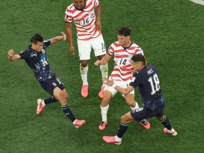 EUA goleia Paraguai por 4 a 1 e estreia com autoridade na Copa
