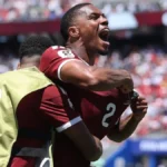 Catar arranca empate nos acréscimos e conquista primeiro ponto em Copas
