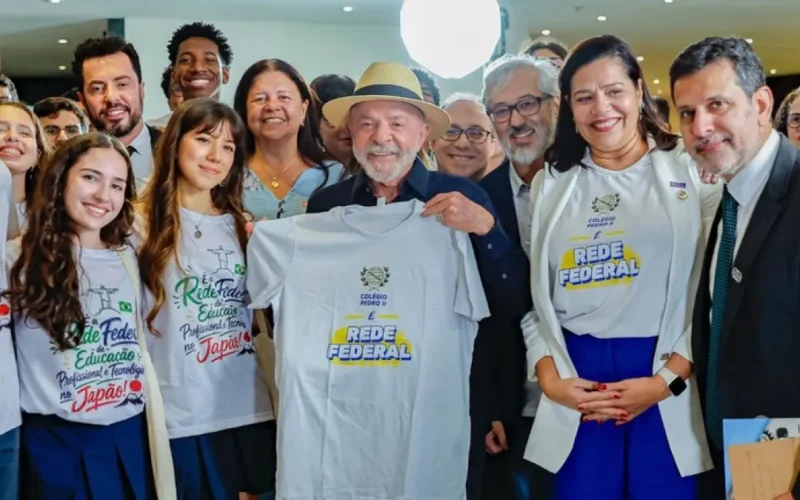 Lula premia 682 alunos na Olimpíada de Matemática no Rio