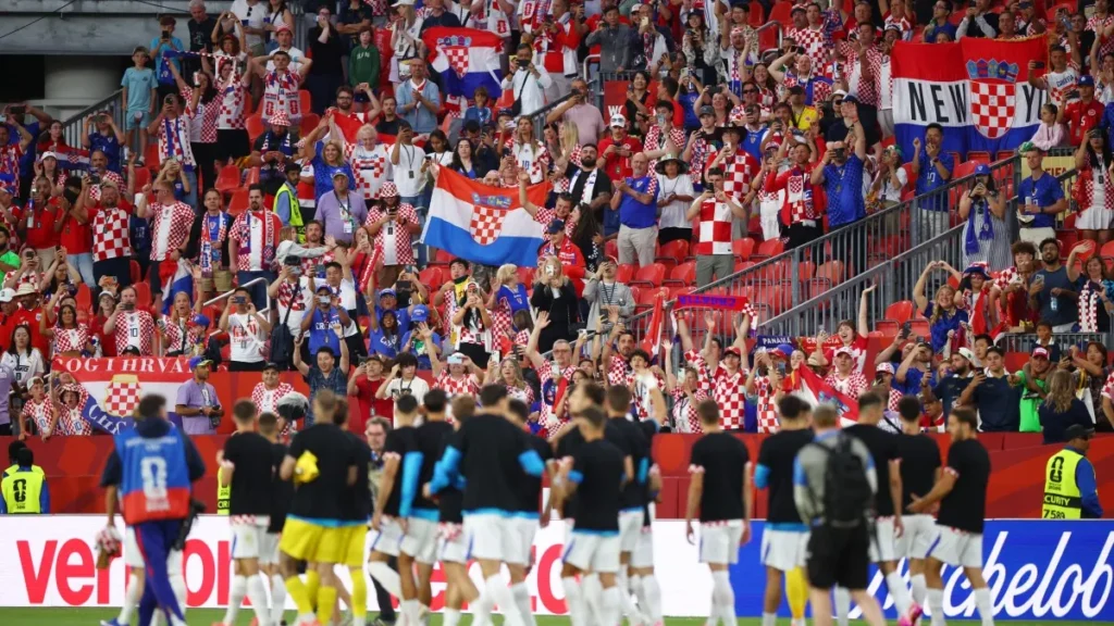 Croácia vence Panamá e segue na briga na Copa