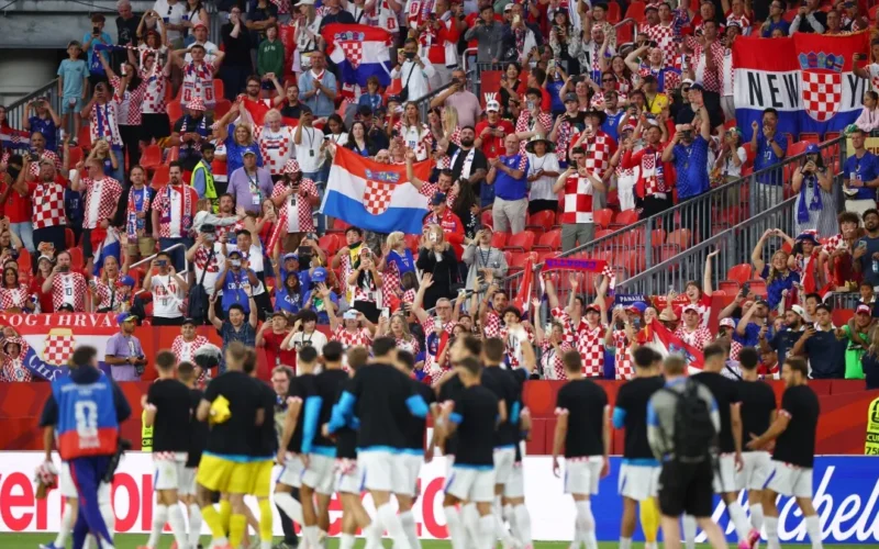 Croácia vence Panamá e segue na briga na Copa
