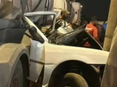 Motorista morre prensado entre caminhão e poste em Aparecida de Goiânia