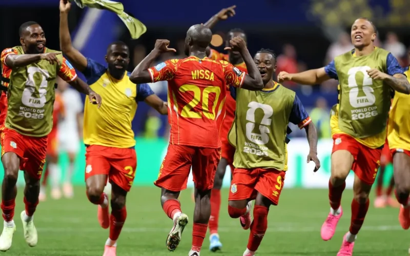 RD Congo vira sobre Uzbequistão e faz história na Copa