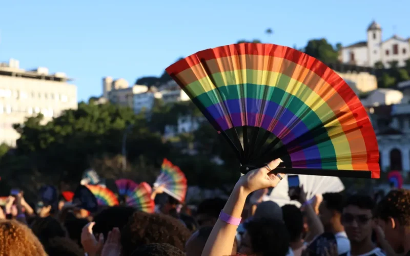Parada LGBTQIA+ no Rio pede mais representação no Legislativo