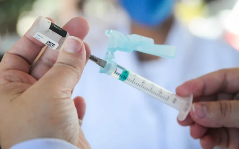 Saúde prorroga vacinação contra HPV para jovens de 15 a 19 anos