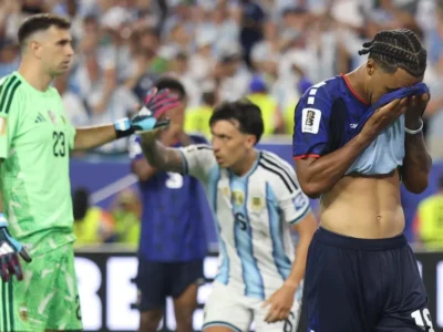 Argentina escapa do vexame com gol contra na prorrogação