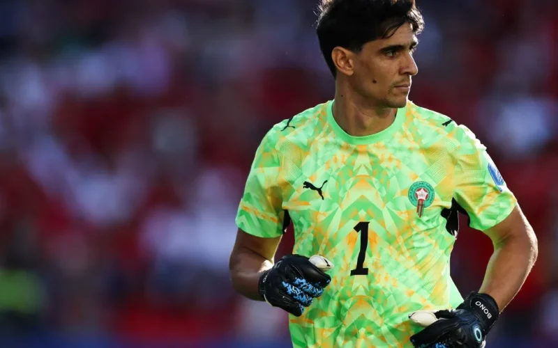 Bono recusou Canadá e enfrenta país natal pela 2ª vez na Copa