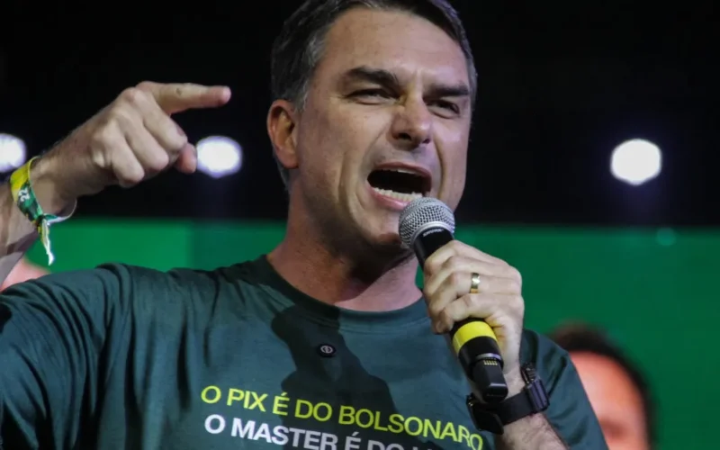 Flávio Bolsonaro: “Fiz o papel de Lula nos EUA”