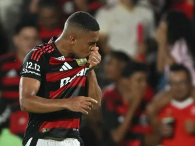 Samuel Lino decide, Flamengo vence Benfica e conquista Troféu do Algarve