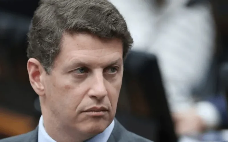 TRE manda tirar do ar vídeo de Salles contra André do Prado