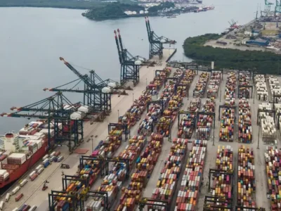 Alta de exportações reduz déficit da conta corrente do Brasil