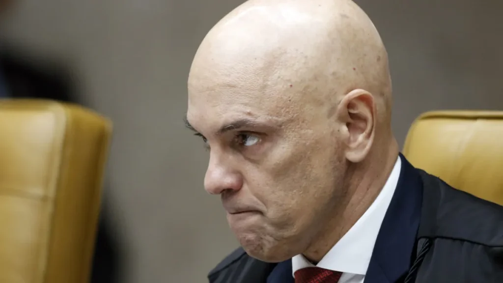 Datafolha: 59% reprovam proibição de visita de Flávio a Bolsonaro