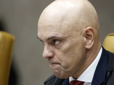 Datafolha: 59% reprovam proibição de visita de Flávio a Bolsonaro