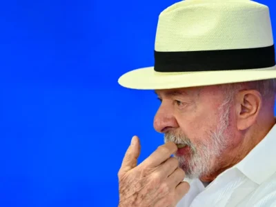 TRE-SP multa Lula em R$ 15 mil por propaganda antecipada