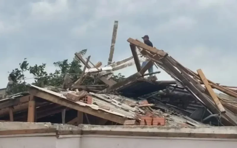 Temporal causa estragos e três cidades de SC decretam emergência