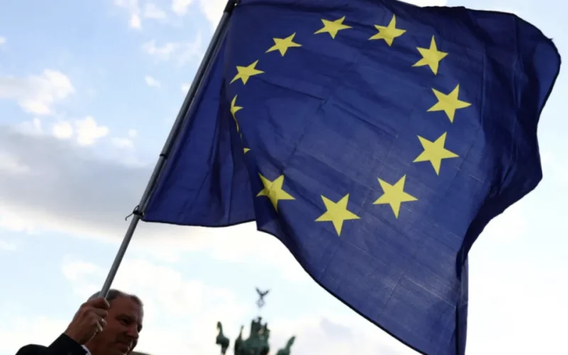 União Europeia cria equipe para fiscalizar IA e combater deepfakes