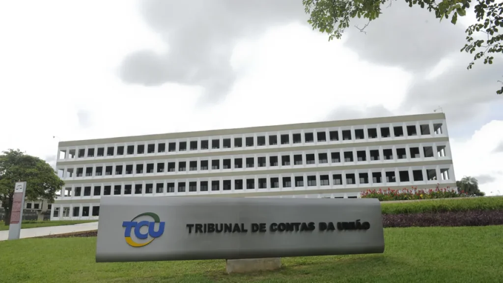 TCU envia lista de 6,1 mil gestores irregulares à Justiça Eleitoral