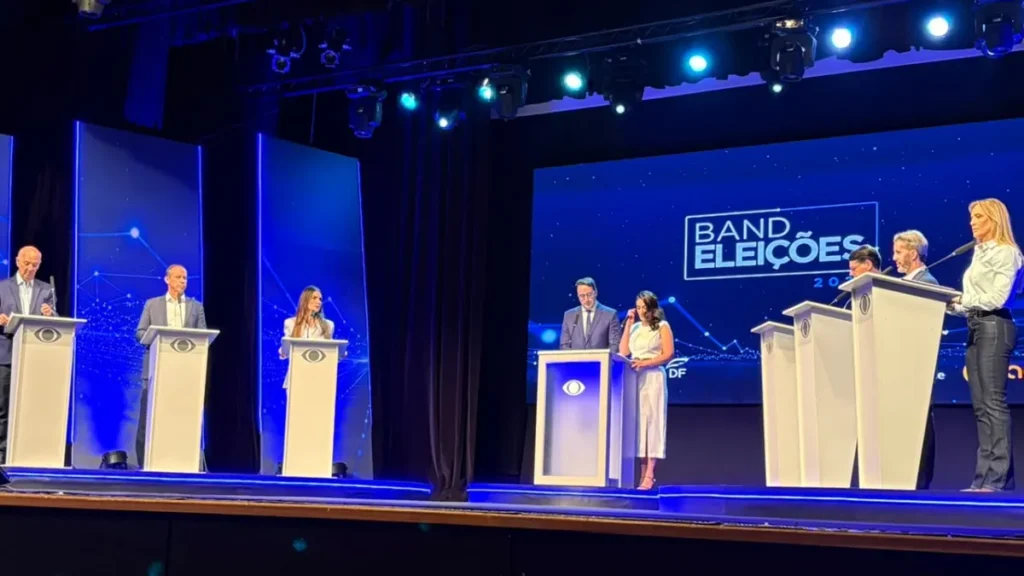 Debate no DF: Oposição se une contra Celina Leão
