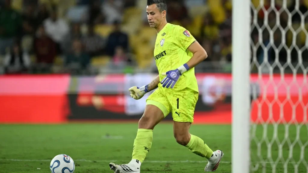 Fluminense vira sobre o Palmeiras no fim e ajuda o Flamengo no Brasileirão